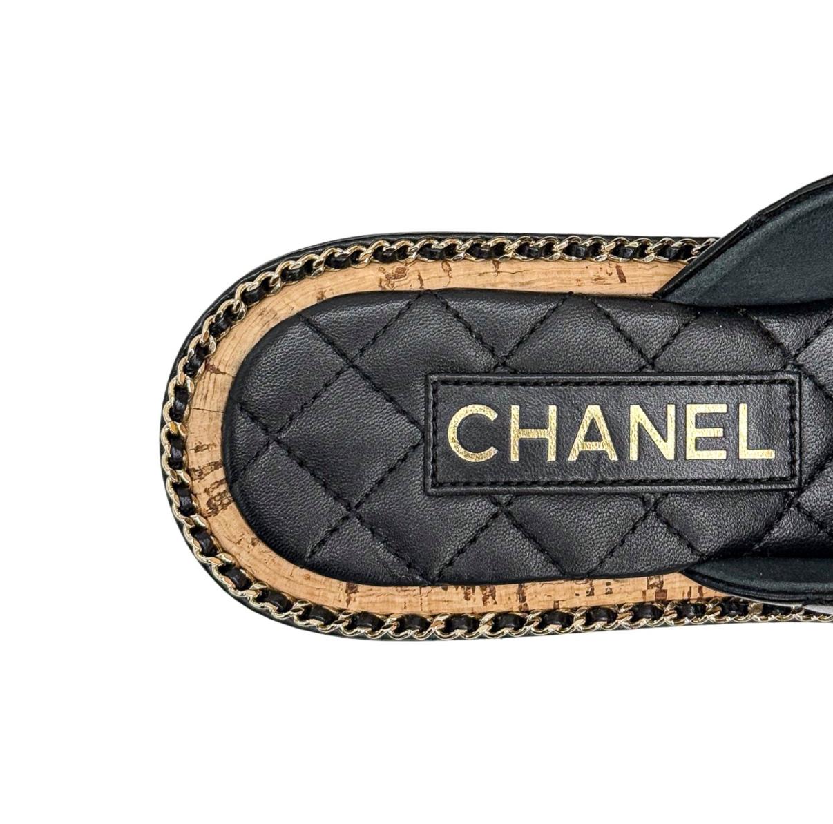 Chanel - Flat slides