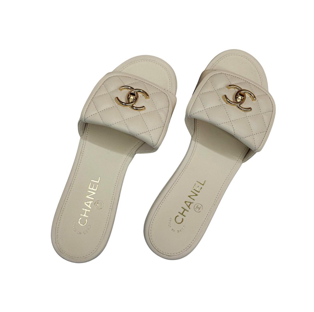 Chanel - Flat Mules
